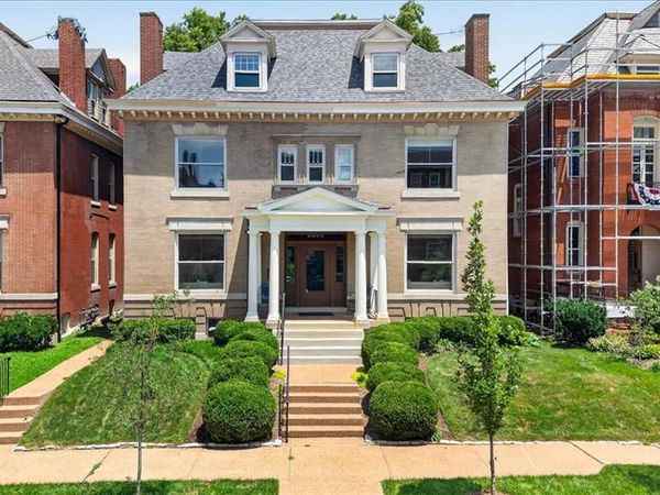 5095 Westminster Place, St Louis, MO 63108