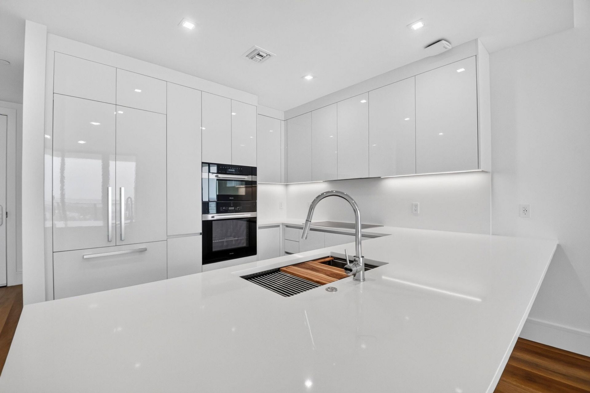 220 Lake Shore Drive, Unit 1511, West Palm Beach, FL 33403 Photo