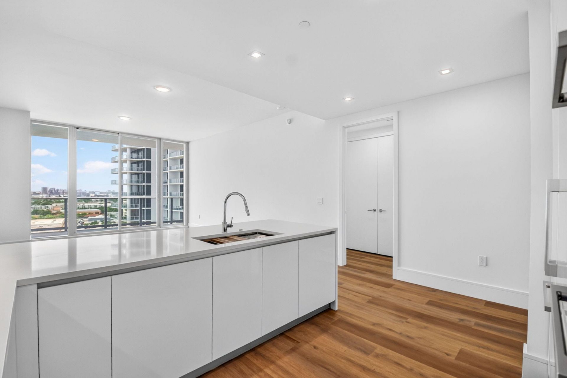 220 Lake Shore Drive, Unit 1511, West Palm Beach, FL 33403 Photo