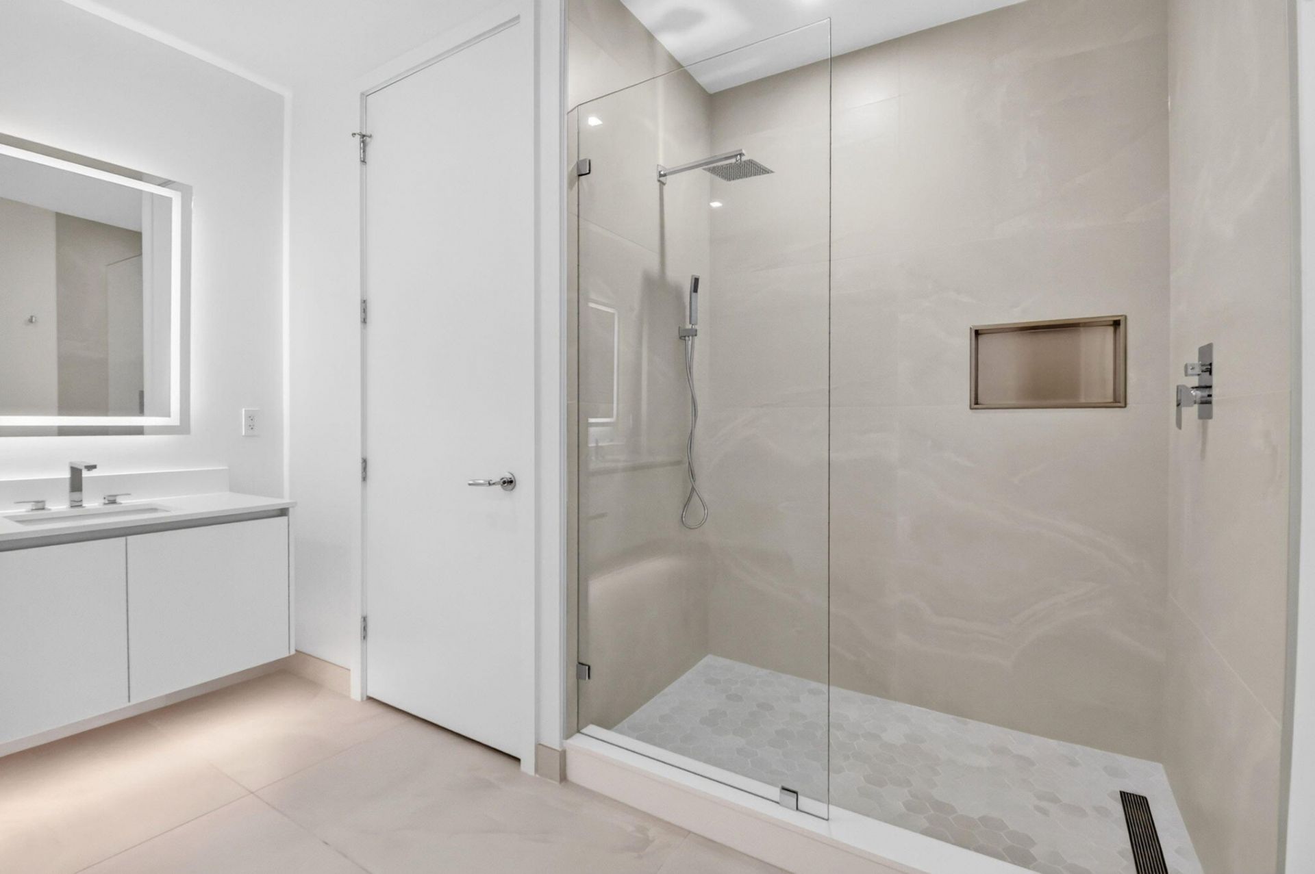220 Lake Shore Drive, Unit 1511, West Palm Beach, FL 33403 Photo