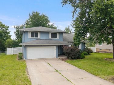 1125 Laport Drive, Papillion, NE 68046
