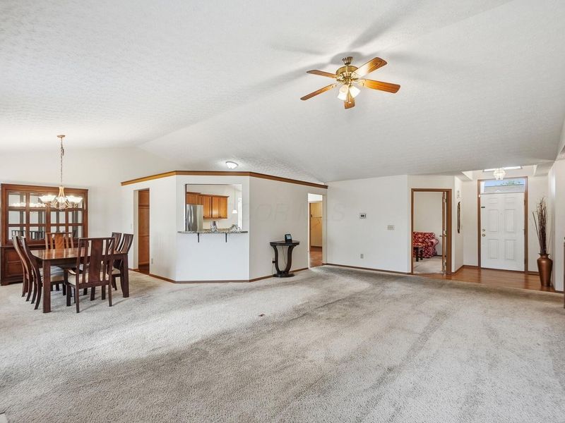 2020 Bellflower Court, Grove City, OH 43123 Photo 6
