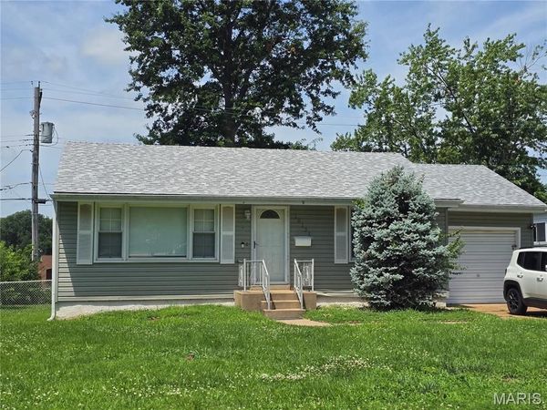 10131 Dwight Drive, St Louis, MO 63137