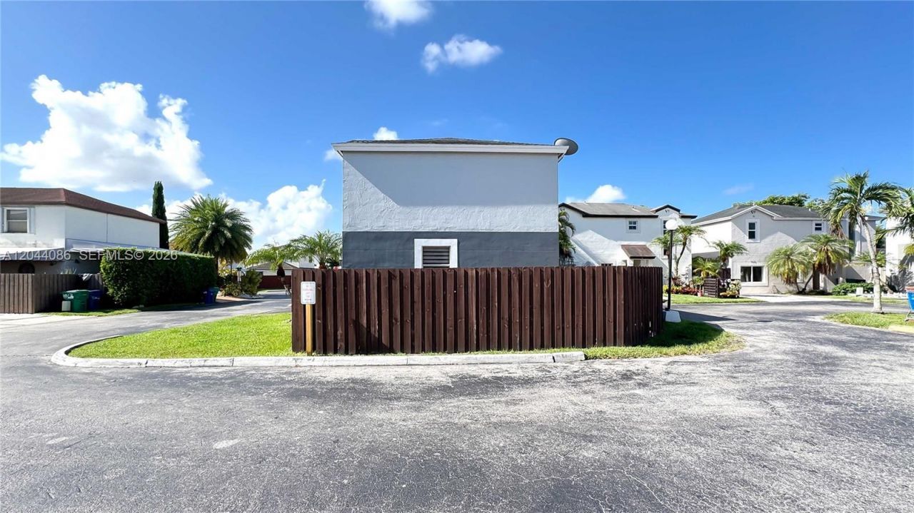 9044 SW 148 Ct, Miami, FL 33196 Photo