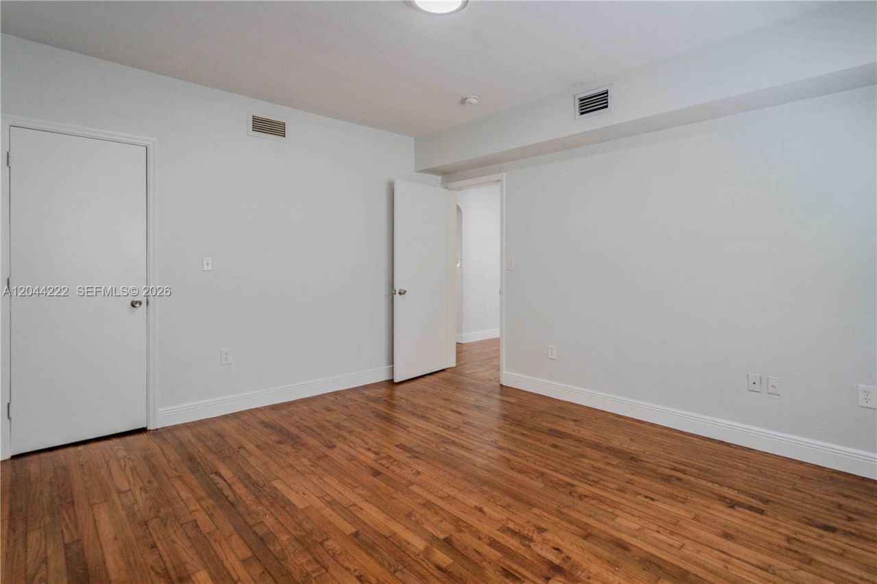 1011 Bay Dr, Unit 106, Miami Beach, FL 33141 Photo