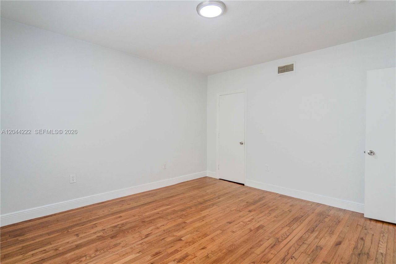 1011 Bay Dr, Unit 106, Miami Beach, FL 33141 Photo