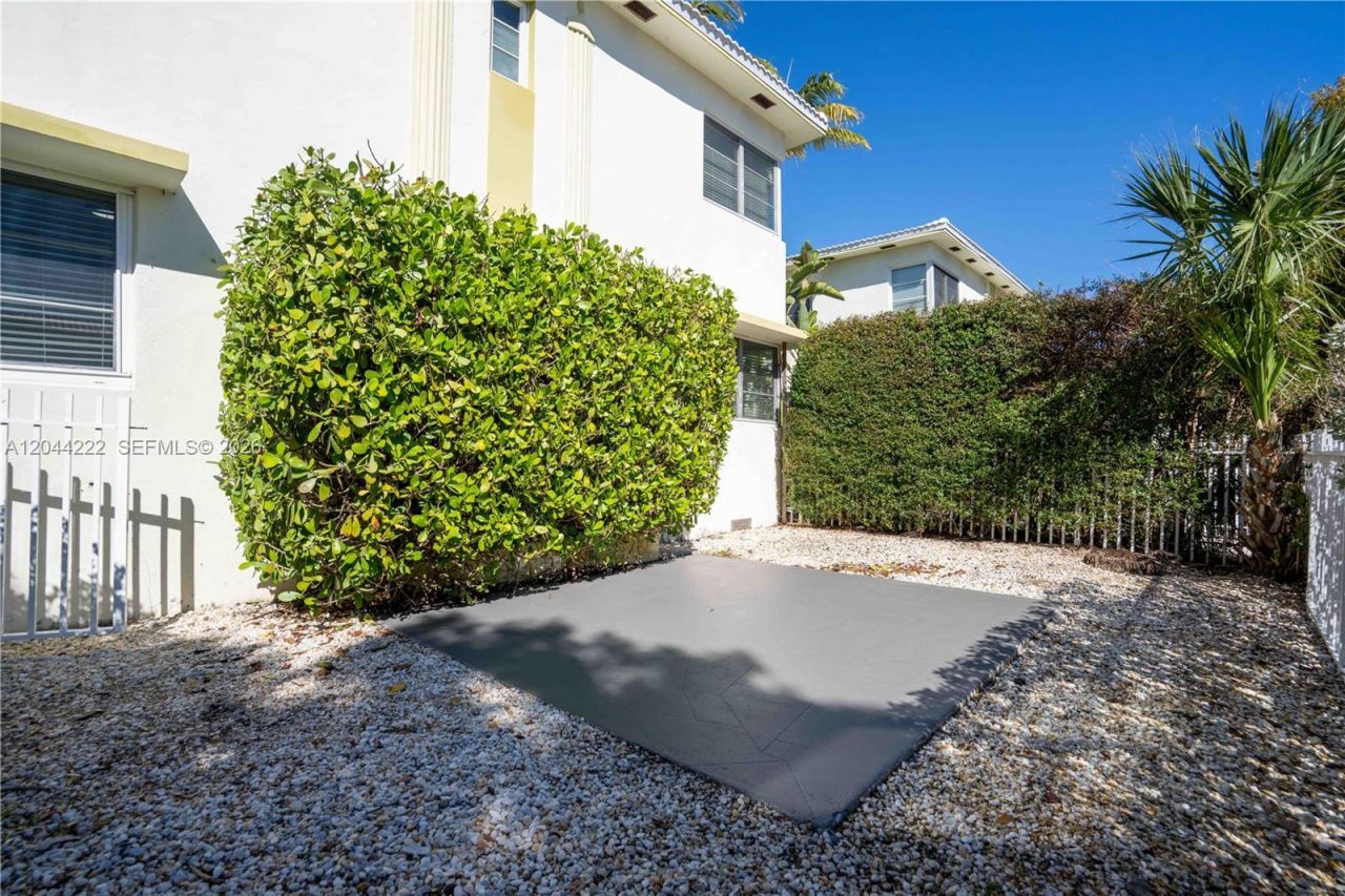 1011 Bay Dr, Unit 106, Miami Beach, FL 33141 Photo