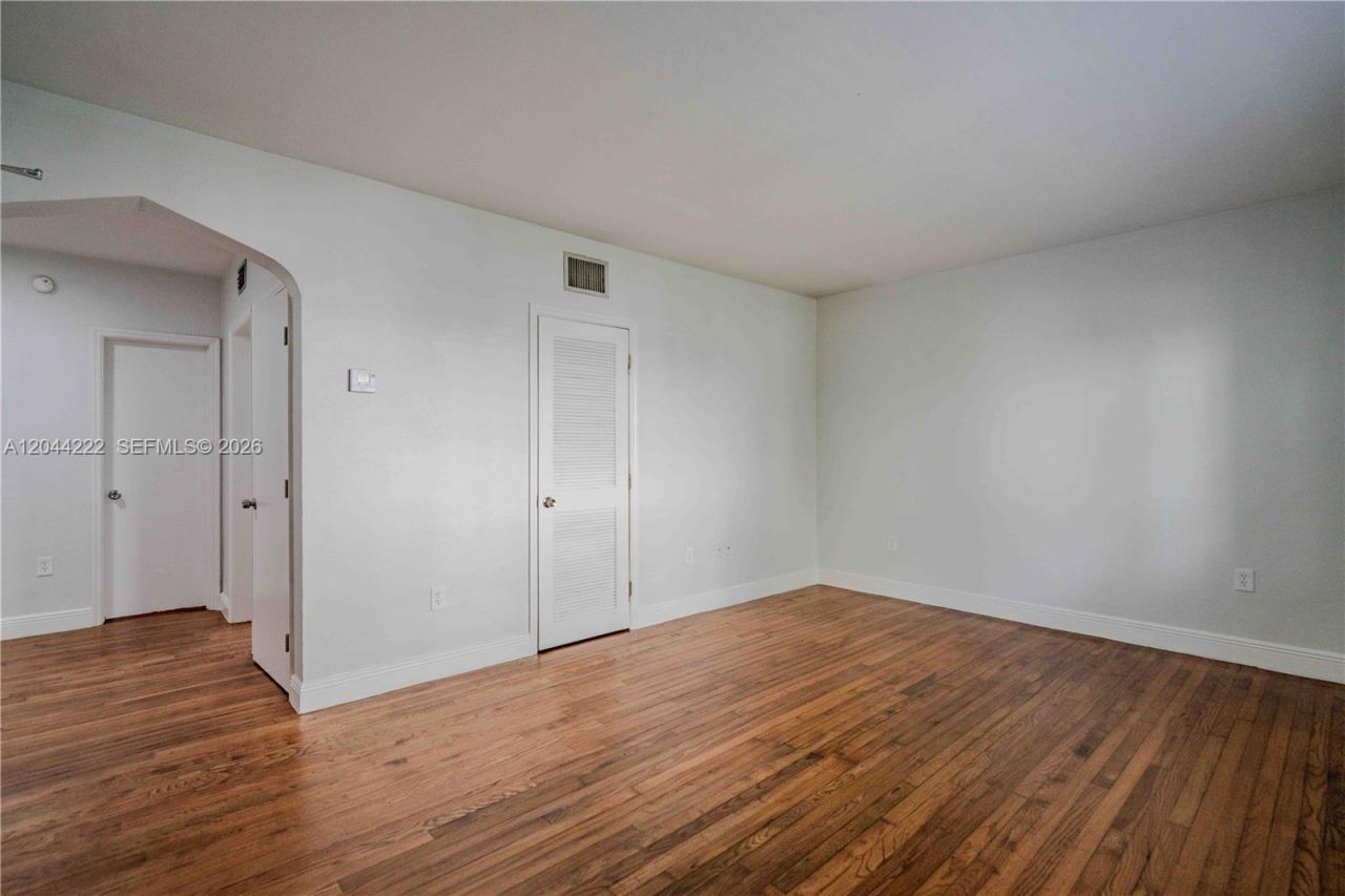 1011 Bay Dr, Unit 106, Miami Beach, FL 33141 Photo