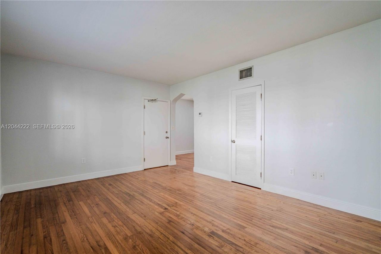 1011 Bay Dr, Unit 106, Miami Beach, FL 33141 Photo