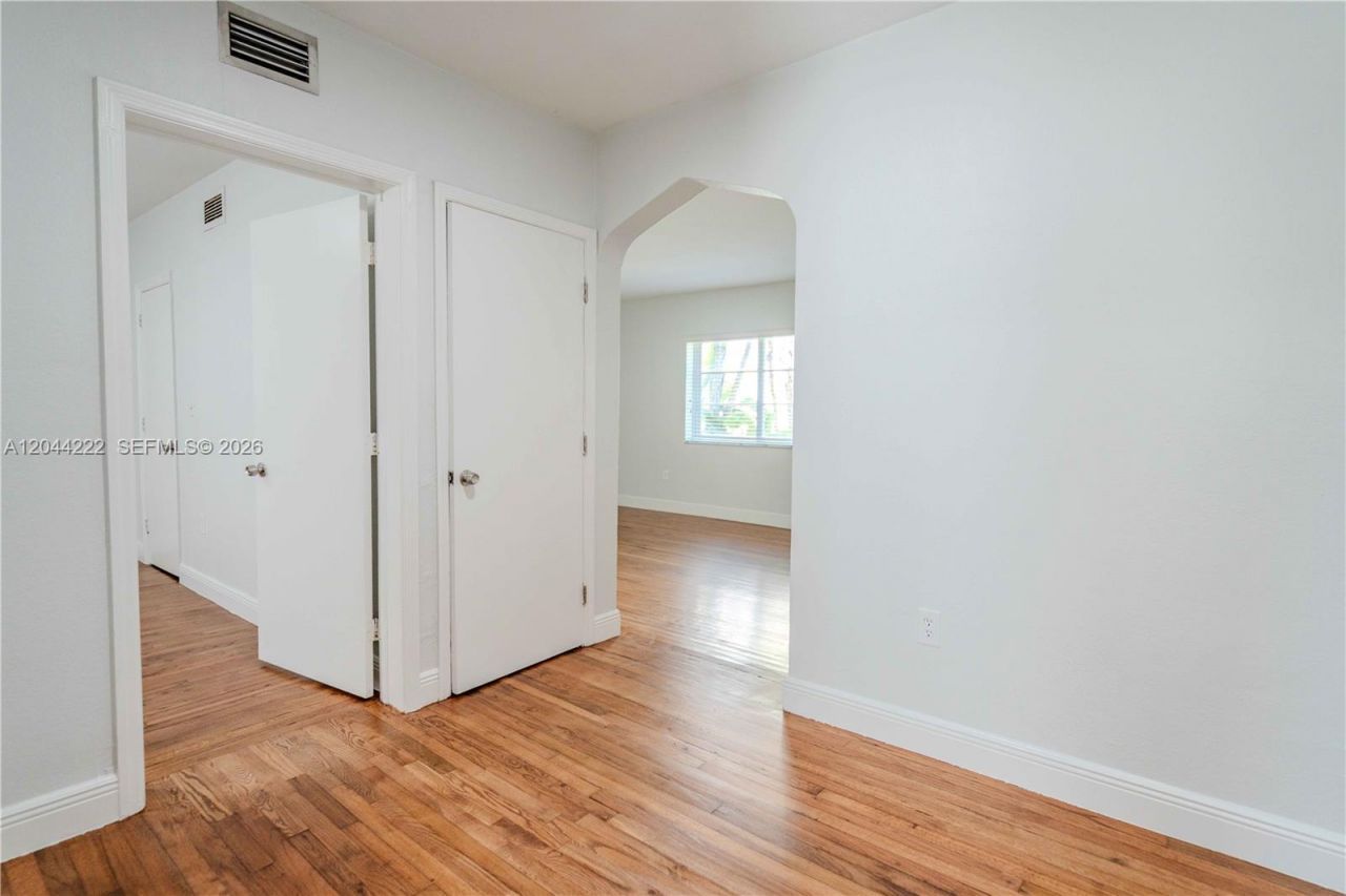 1011 Bay Dr, Unit 106, Miami Beach, FL 33141 Photo