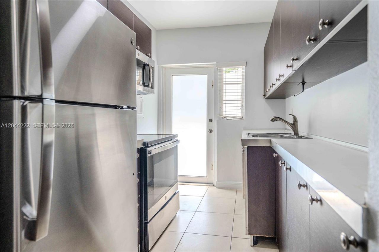 1011 Bay Dr, Unit 106, Miami Beach, FL 33141 Photo