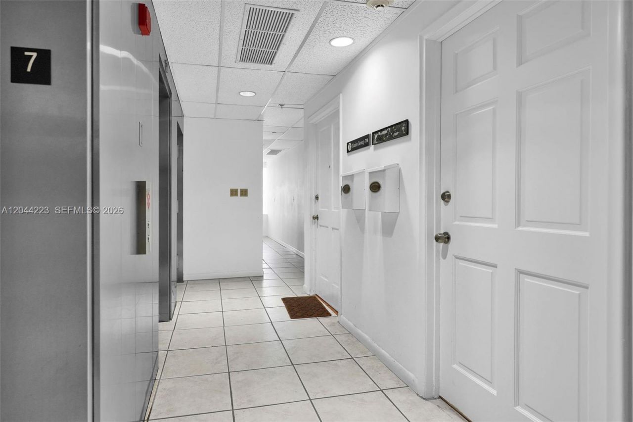 2150 SW 22nd St , Unit 7A, Miami, FL 33145 Photo