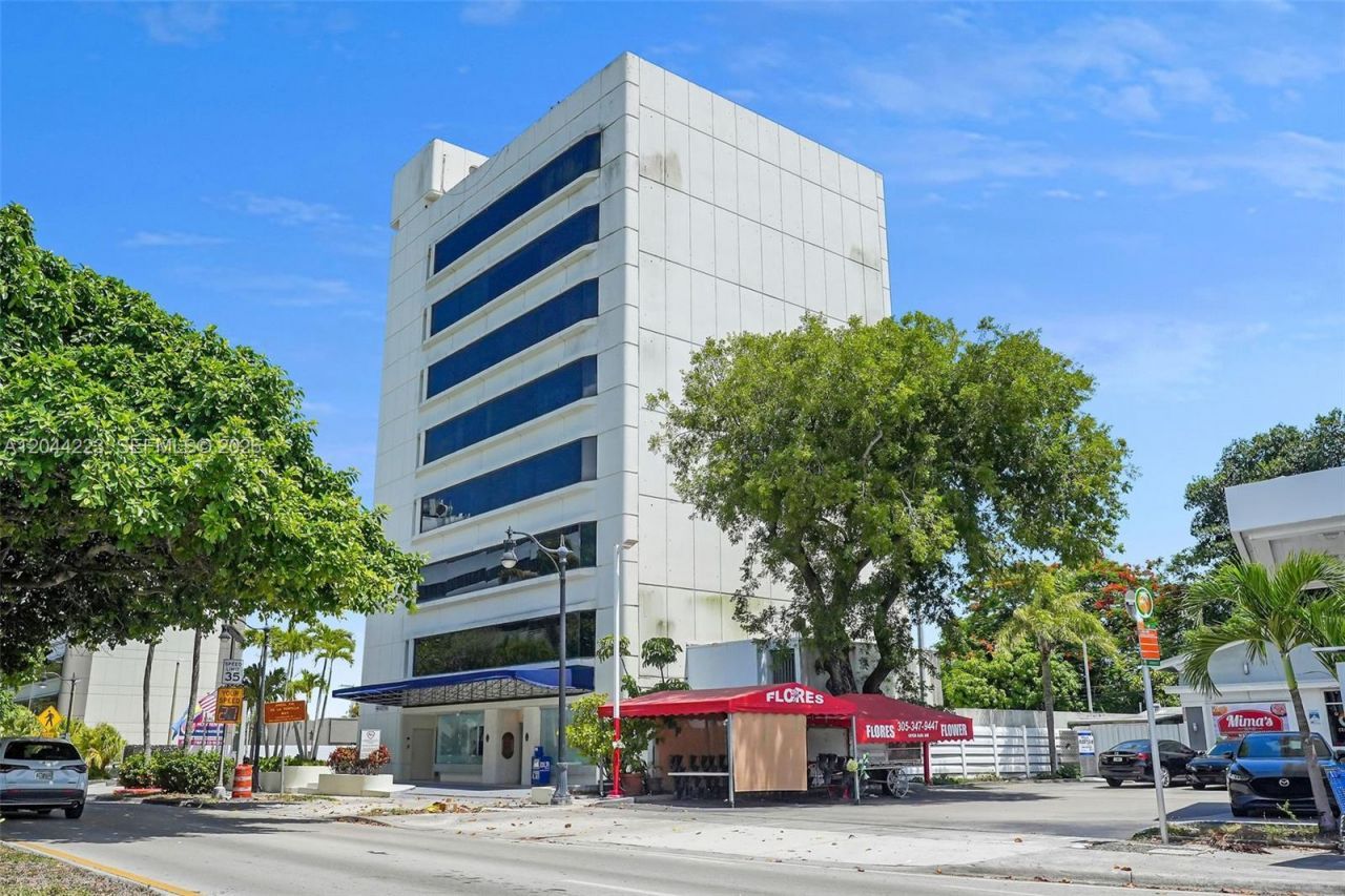 2150 SW 22nd St , Unit 7A, Miami, FL 33145 Photo