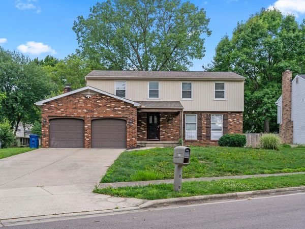 909 Prince William Lane , Westerville, OH 43081