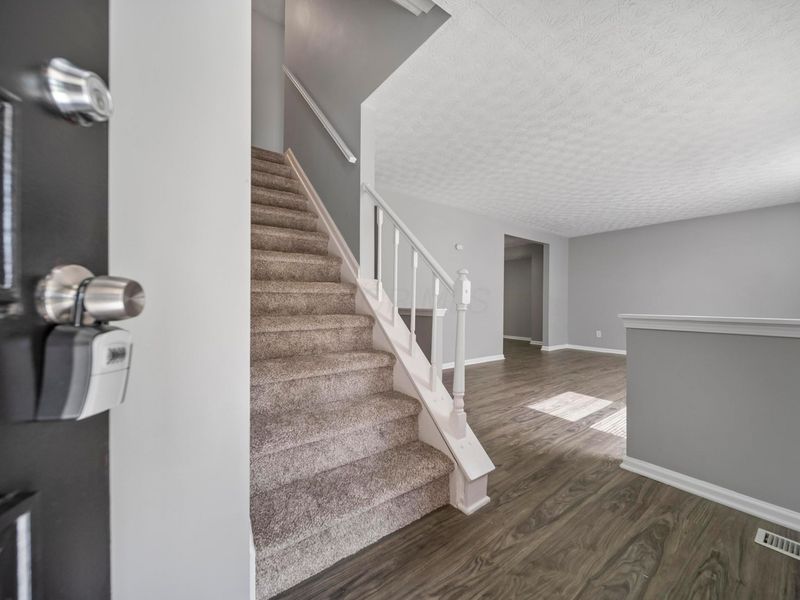 909 Prince William Lane , Westerville, OH 43081 Photo 6