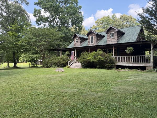 1200 T Crowe Road , Soddy Daisy, TN 37379