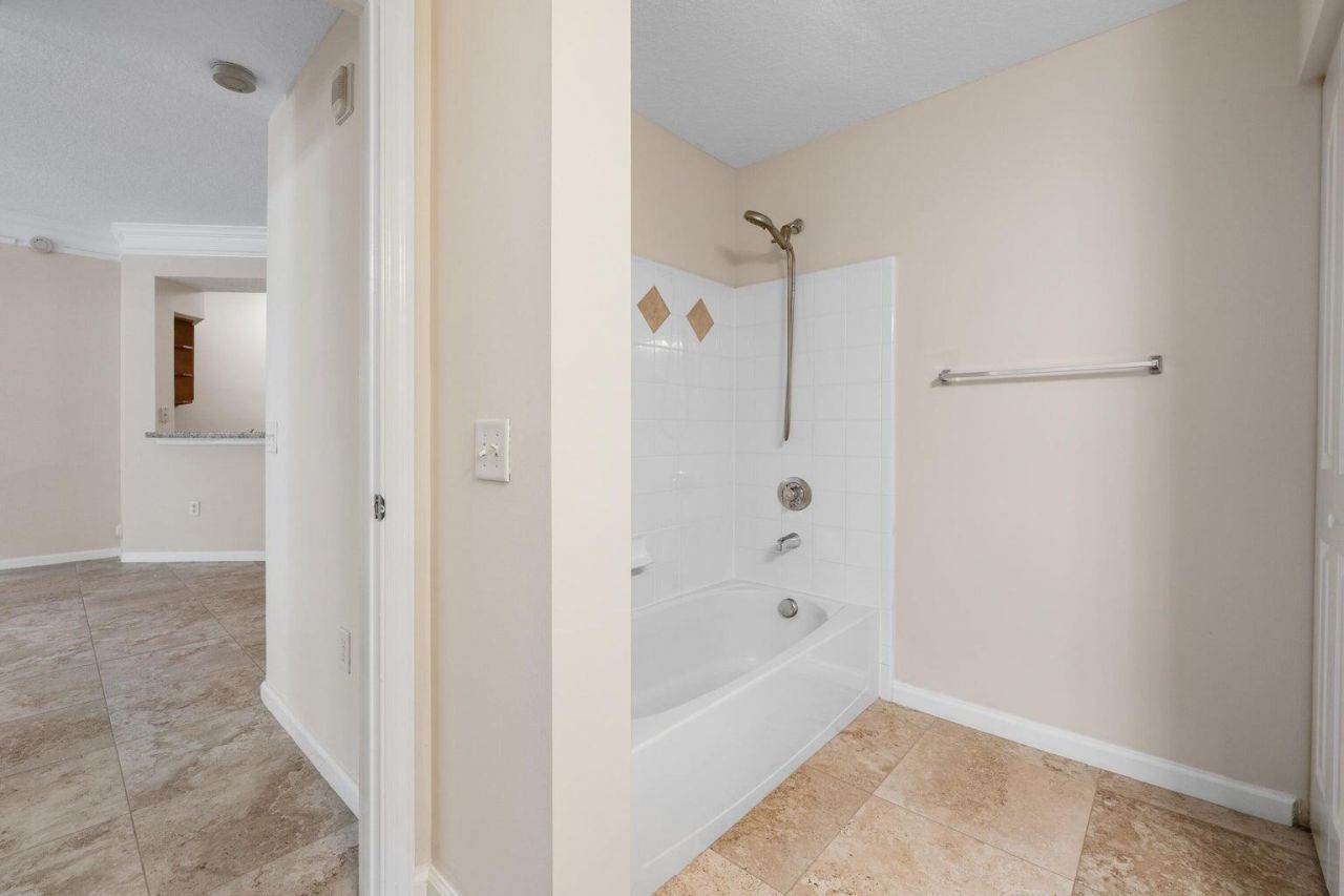 9901 Baywinds, Unit 3105, West Palm Beach, FL 33411 Photo