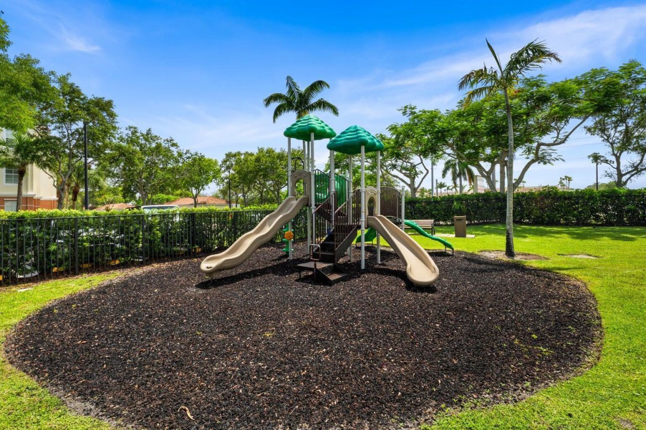 9901 Baywinds, Unit 3105, West Palm Beach, FL 33411 Photo