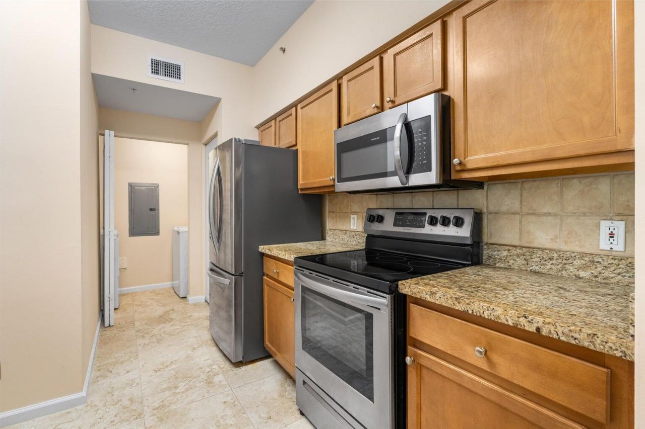 9901 Baywinds, Unit 3105, West Palm Beach, FL 33411 Photo