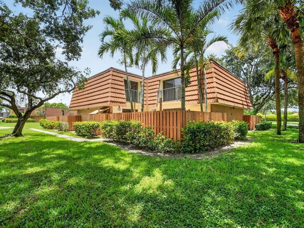 135 Heritage Way, West Palm Beach, FL 33407