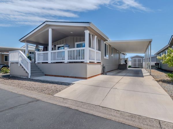 3555 S Pacific Highway, Unit SPC 205, Medford, OR 97501