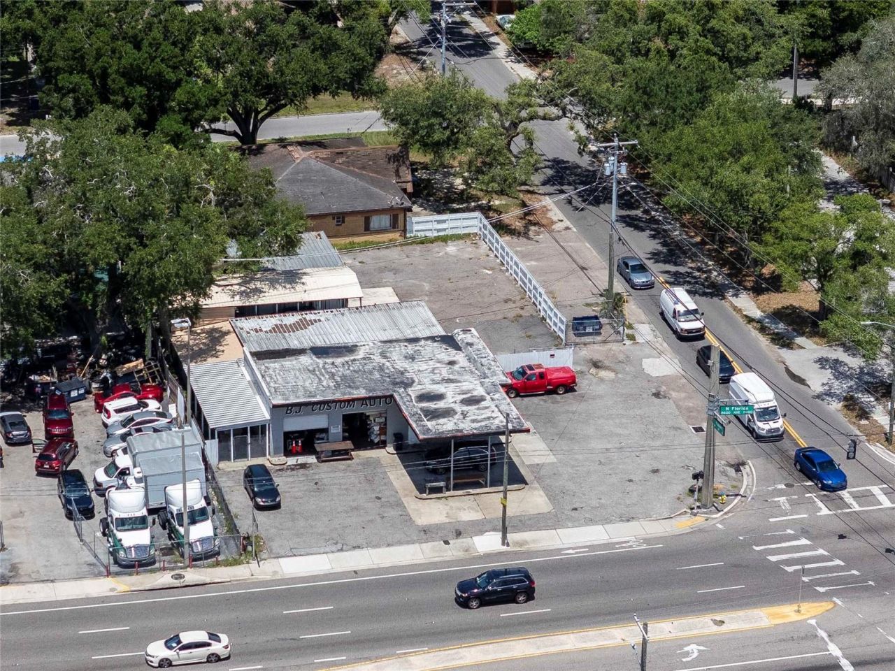 8624 N Florida Avenue, Tampa, FL 33604 Photo