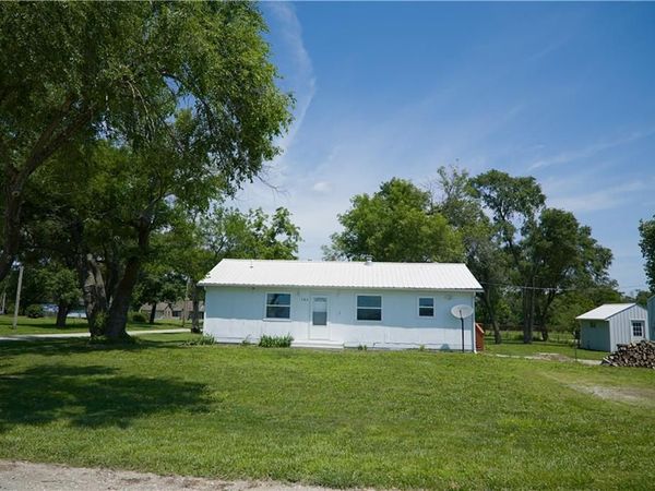 163 6th Street, Wellsville, KS 66092