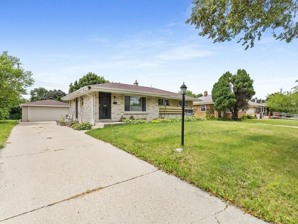 5737 N 80th STREET, Milwaukee, WI 53218