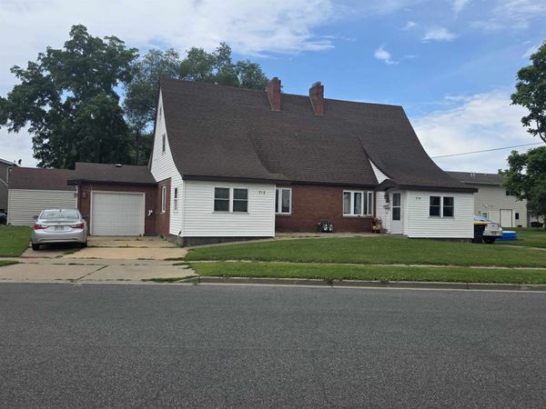 712/714 N Glendale Avenue, Tomah, WI 54660