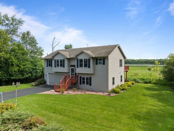 W3647 Lakeview Dr, Geneva, WI 53147