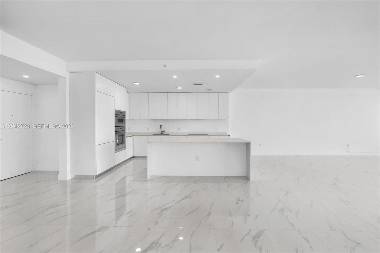 700 NE 24th St, Unit 4702, Miami, FL 33137 Photo