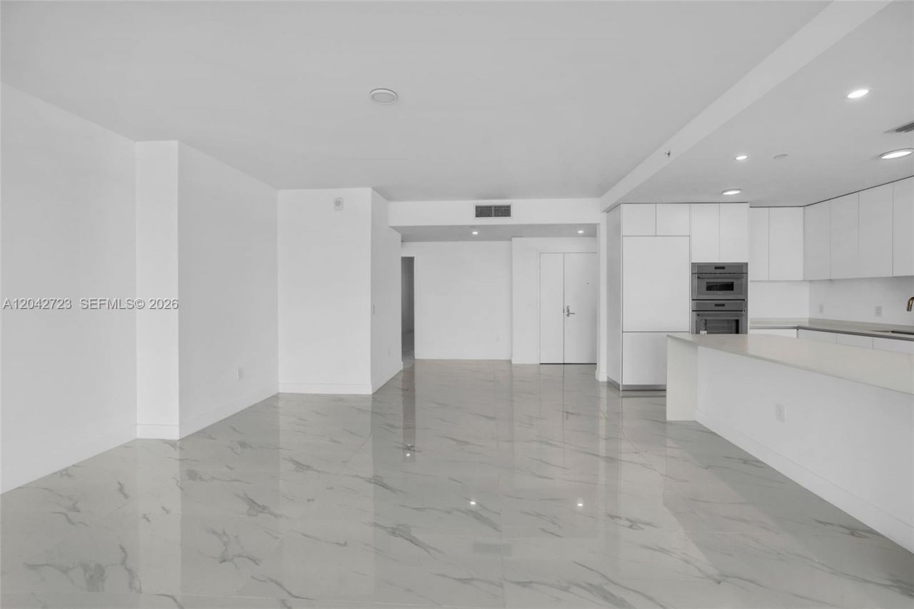 700 NE 24th St, Unit 4702, Miami, FL 33137 Photo