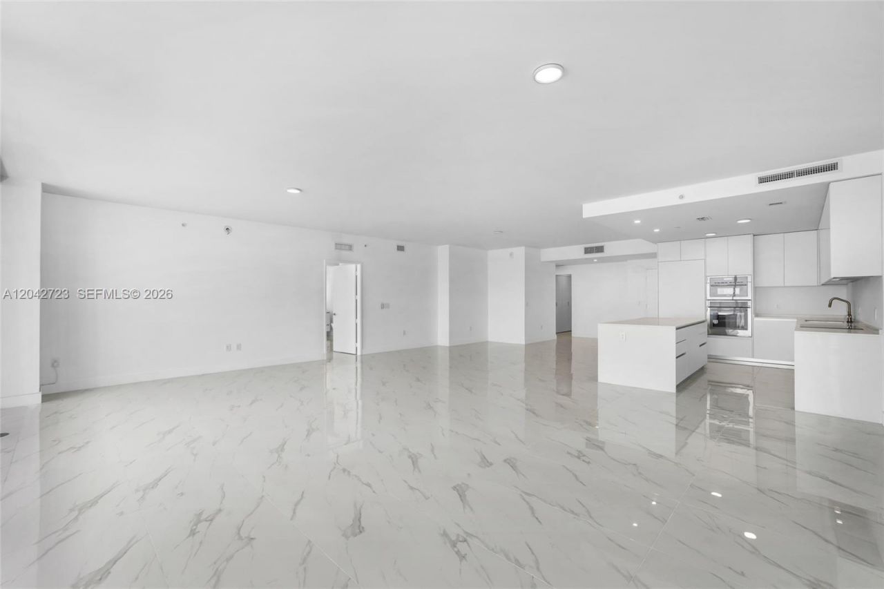 700 NE 24th St, Unit 4702, Miami, FL 33137 Photo