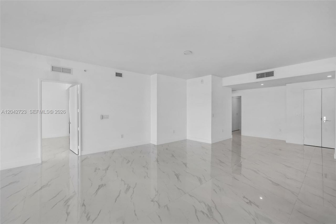 700 NE 24th St, Unit 4702, Miami, FL 33137 Photo