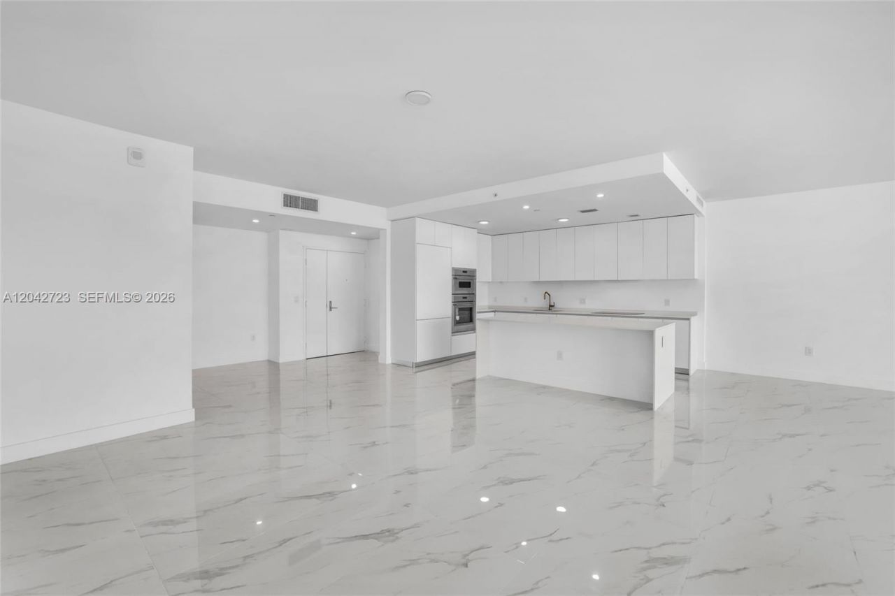 700 NE 24th St, Unit 4702, Miami, FL 33137 Photo