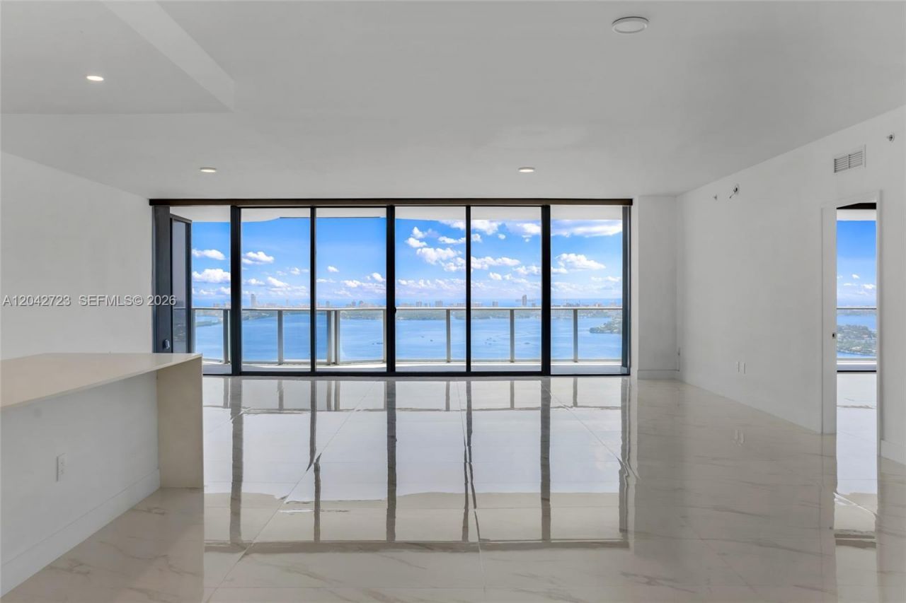 700 NE 24th St, Unit 4702, Miami, FL 33137 Photo