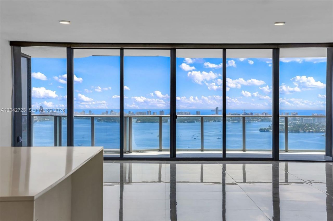 700 NE 24th St, Unit 4702, Miami, FL 33137 Photo