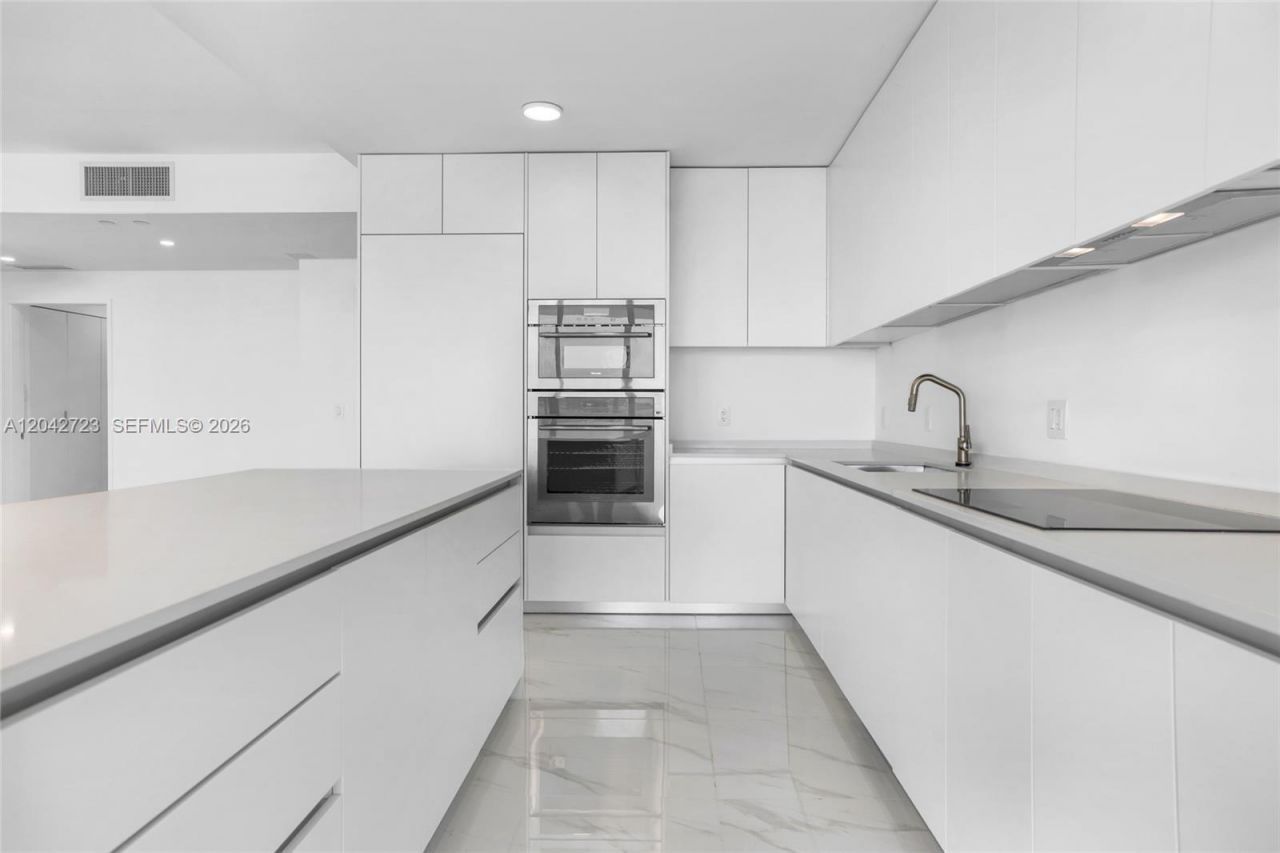 700 NE 24th St, Unit 4702, Miami, FL 33137 Photo