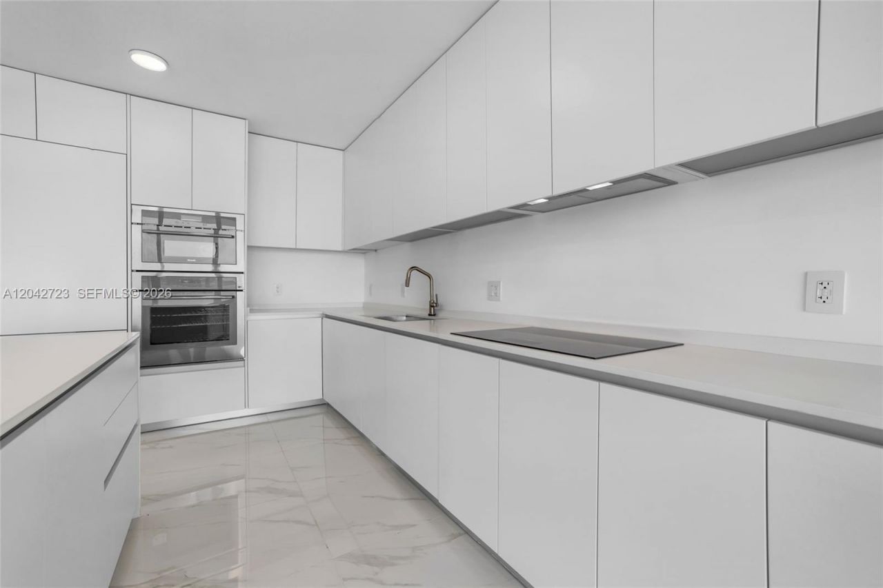 700 NE 24th St, Unit 4702, Miami, FL 33137 Photo