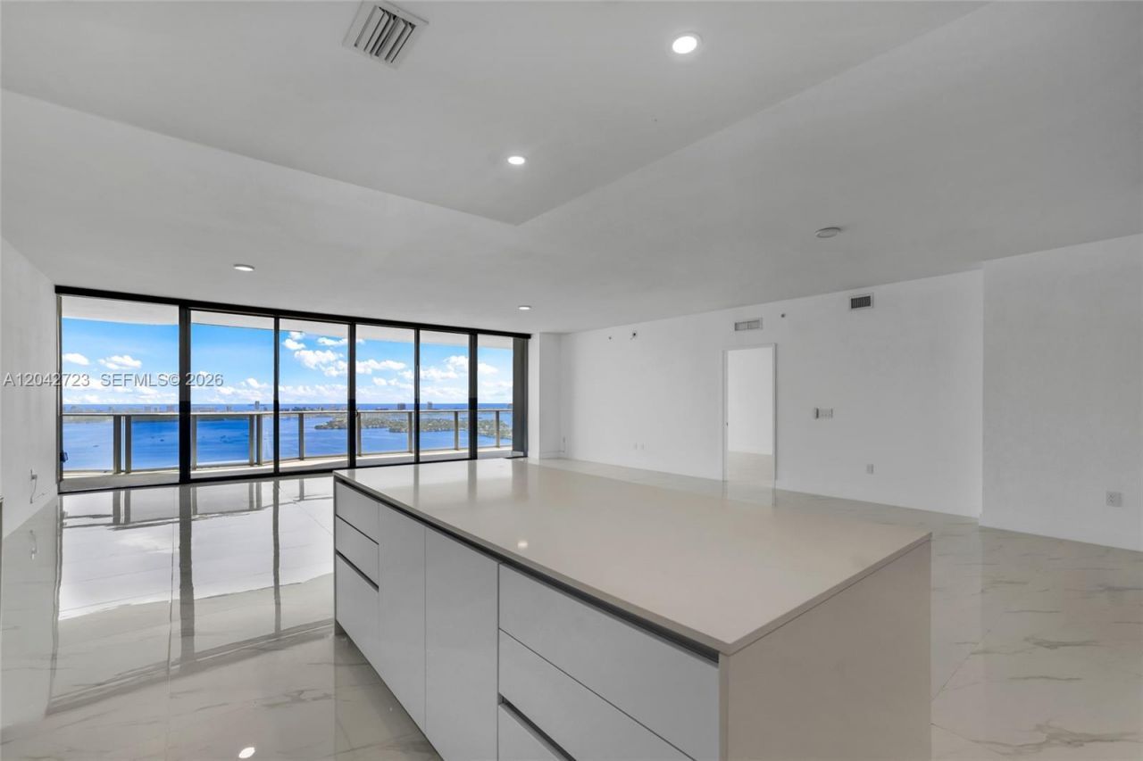 700 NE 24th St, Unit 4702, Miami, FL 33137 Photo