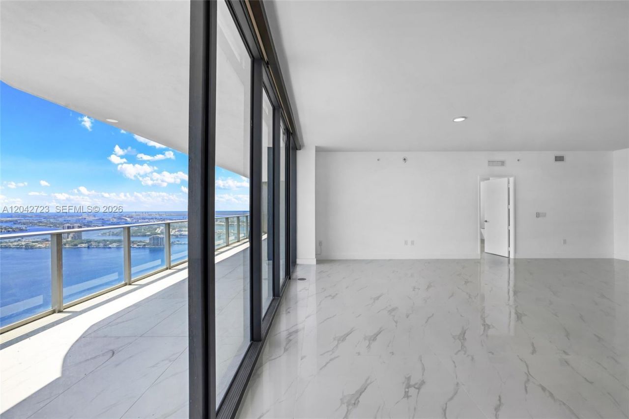 700 NE 24th St, Unit 4702, Miami, FL 33137 Photo