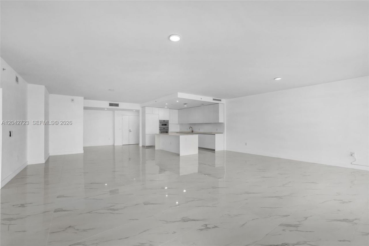 700 NE 24th St, Unit 4702, Miami, FL 33137 Photo