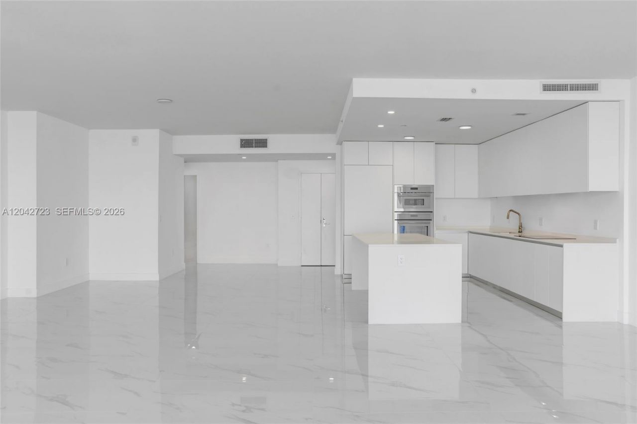 700 NE 24th St, Unit 4702, Miami, FL 33137 Photo