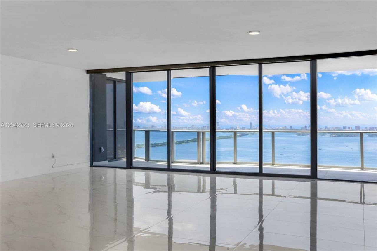 700 NE 24th St, Unit 4702, Miami, FL 33137 Photo