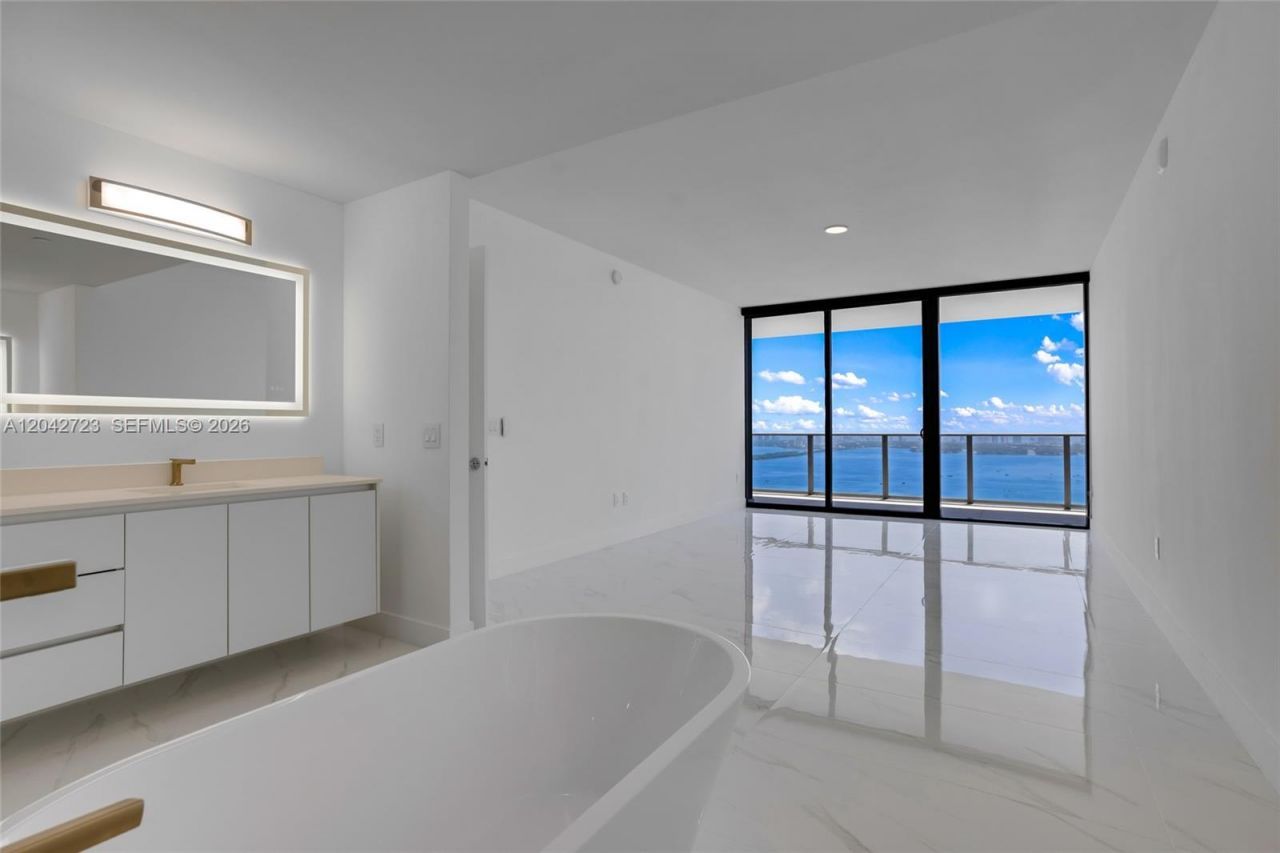 700 NE 24th St, Unit 4702, Miami, FL 33137 Photo