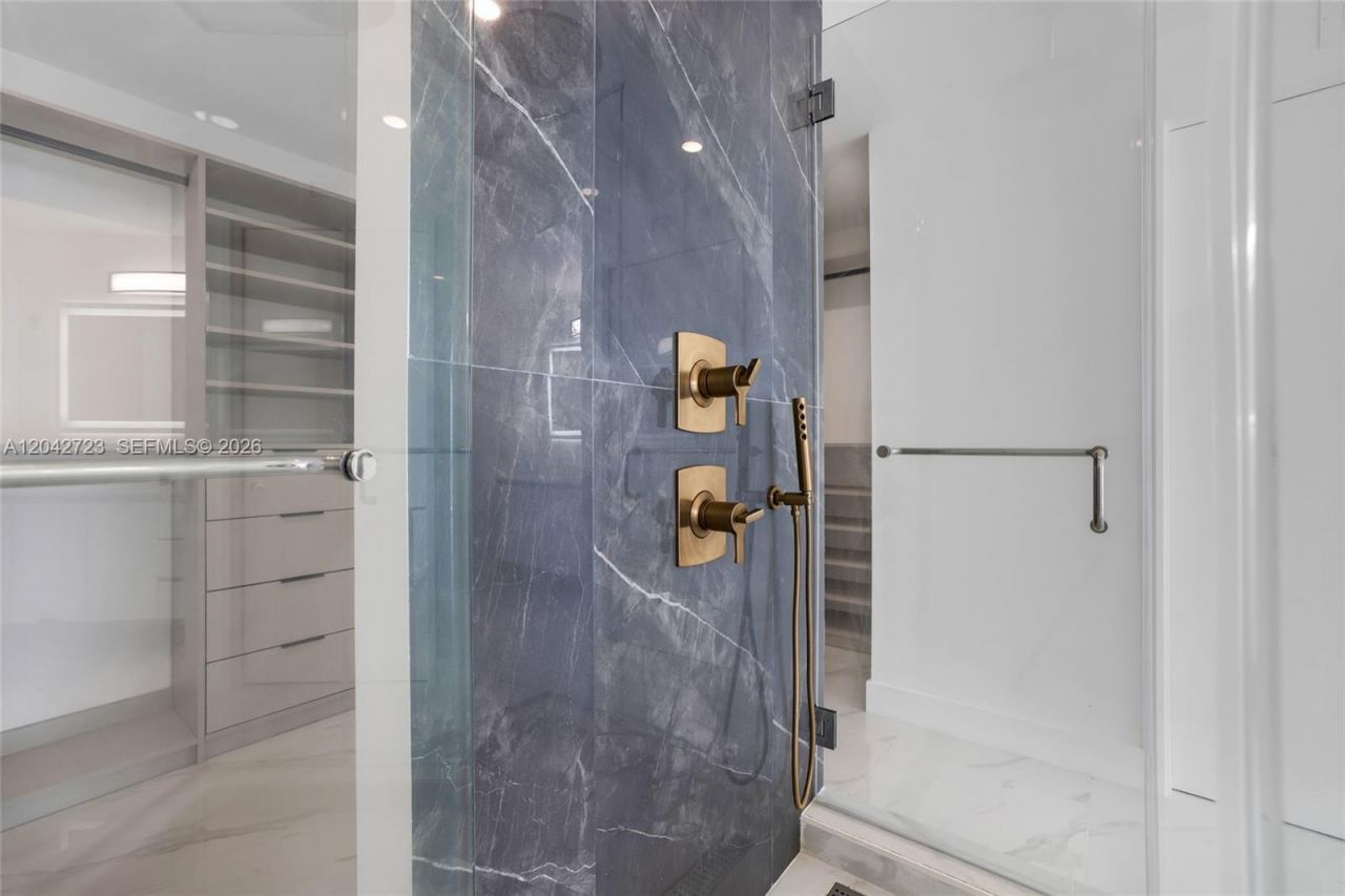 700 NE 24th St, Unit 4702, Miami, FL 33137 Photo