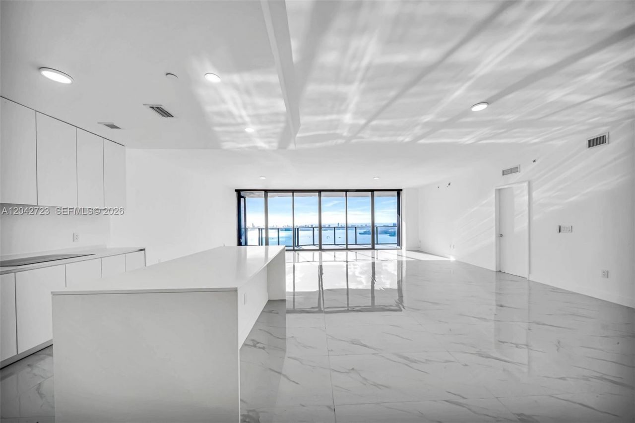 700 NE 24th St, Unit 4702, Miami, FL 33137 Photo