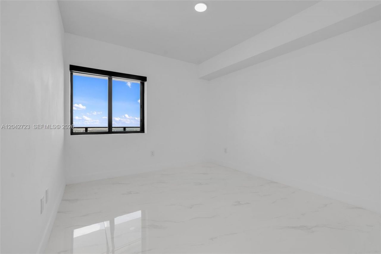 700 NE 24th St, Unit 4702, Miami, FL 33137 Photo