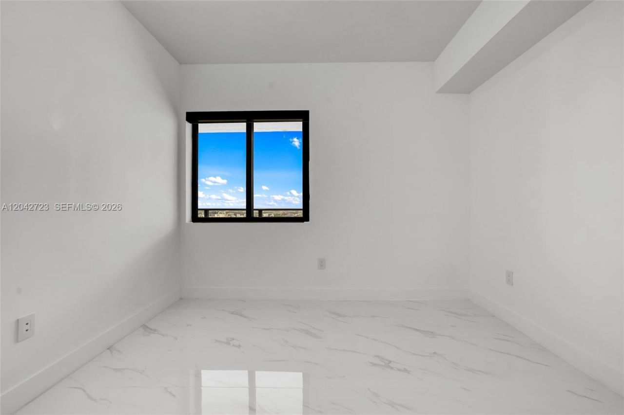 700 NE 24th St, Unit 4702, Miami, FL 33137 Photo