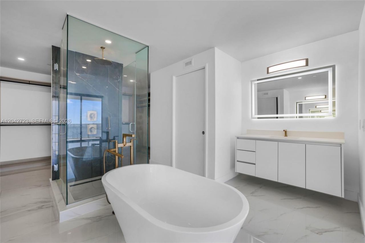700 NE 24th St, Unit 4702, Miami, FL 33137 Photo